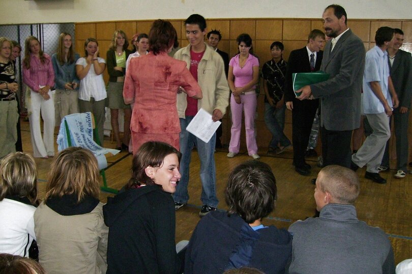 rozlouceni-zaku-9-tridy-2006_9.jpg
