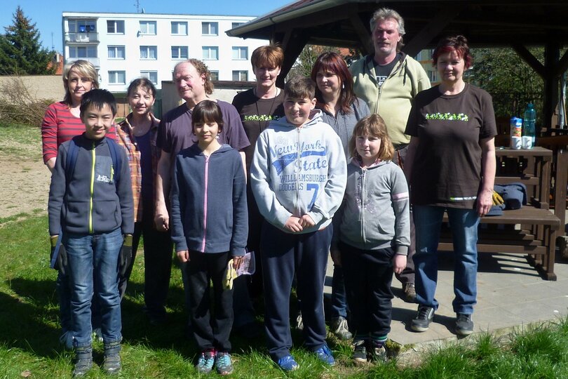 brigada-na-skolni-zahrade_9.jpg