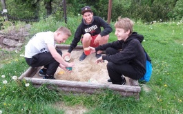 usva8bc0nu_06-06-2017-dejepisna-exkurze-dobrosov-osvetim_1