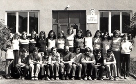 absolventi-1975_7.jpg