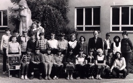 absolventi-1983_1.jpg