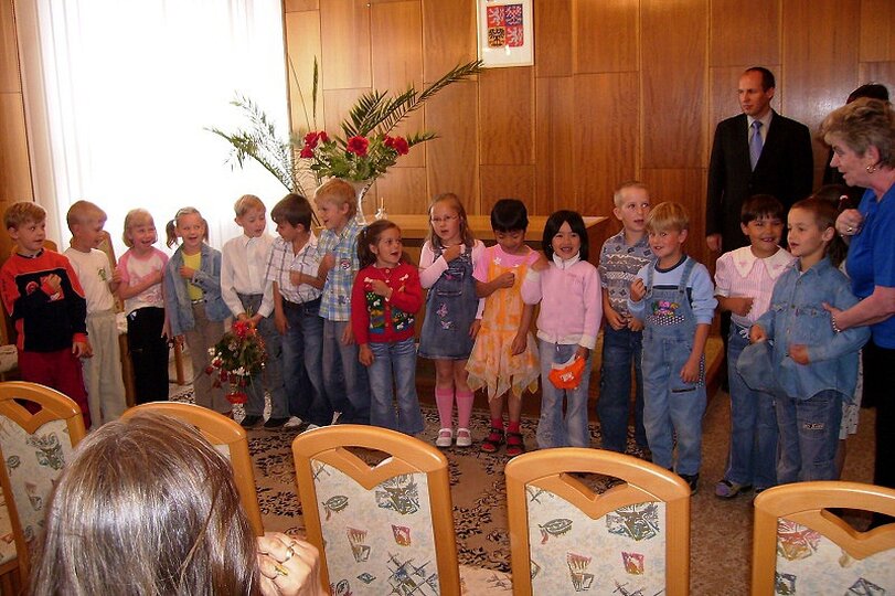 slavnostni-vyrazeni-ze-skolky-26-6-2007_4.jpg