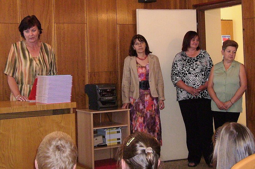 slavnostni-vyrazeni-ze-skolky-24-6-2008_4.jpg