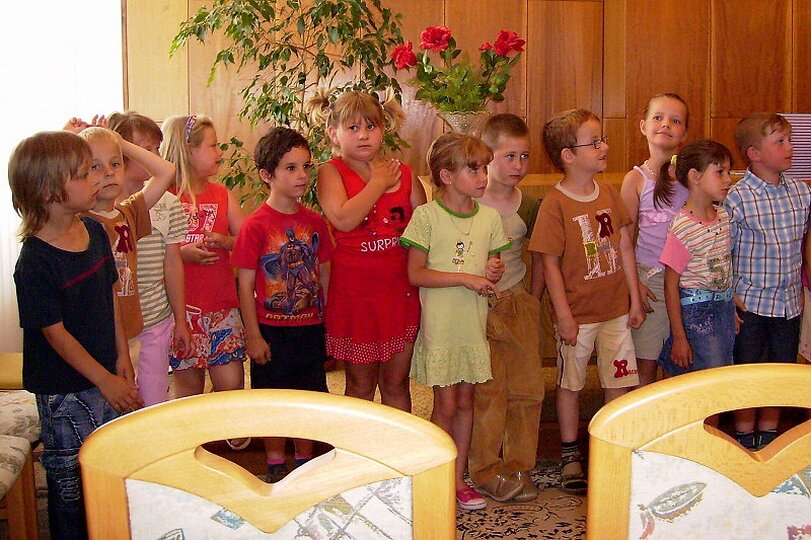 slavnostni-vyrazeni-ze-skolky-24-6-2008_5.jpg