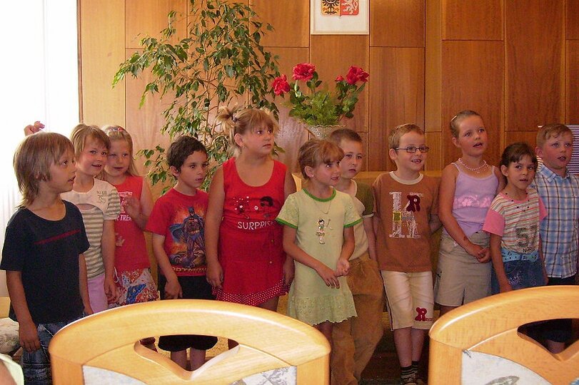 slavnostni-vyrazeni-ze-skolky-24-6-2008_7.jpg