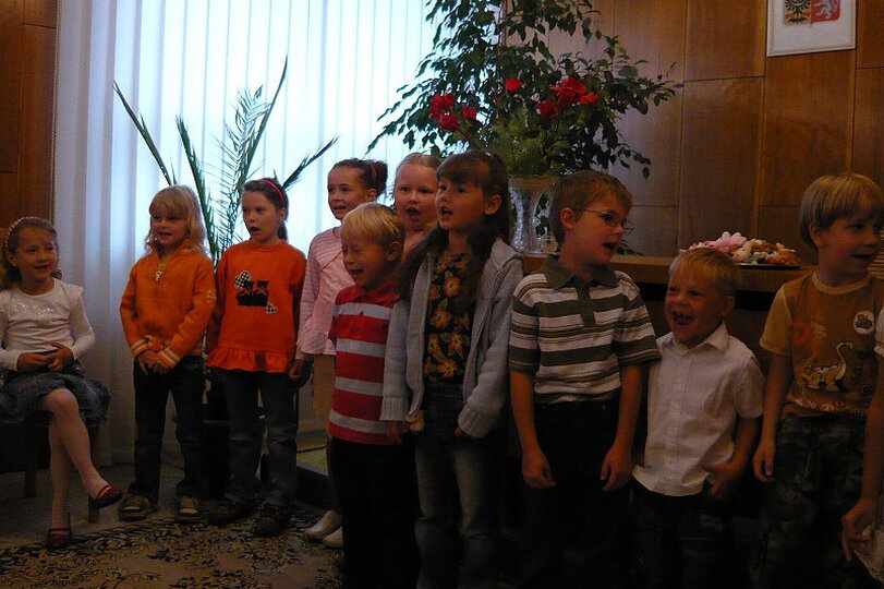 slavnostni-vyrazeni-ze-skolky-24-6-2009_5.jpg