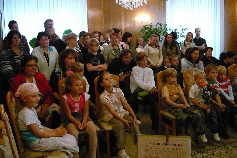 slavnostni-vyrazeni-ze-skolky-24-6-2009_3.jpg