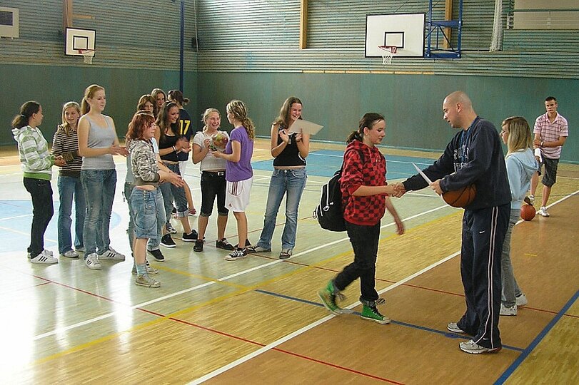 okresni-sportovni-olympiada-basketbal-12-6-2009_4.jpg