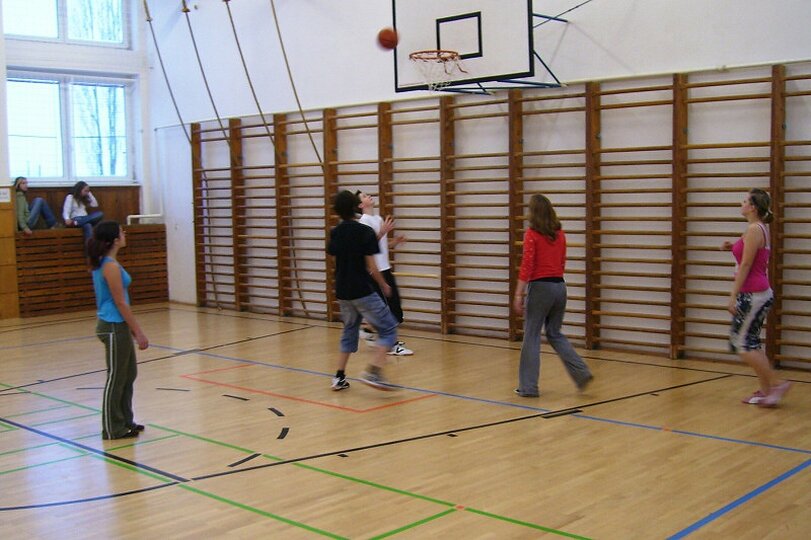 skolni-turnaj-ve-streetbalu-22-12-2009_2.jpg