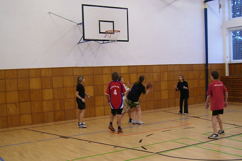 skolni-turnaj-ve-streetbalu-22-12-2009_1.jpg