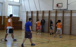 vanocni-skolni-turnaj-ve-streetballu-21-12-2011_13.jpg