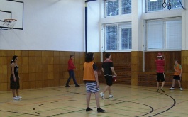 vanocni-skolni-turnaj-ve-streetballu-21-12-2011_12.jpg