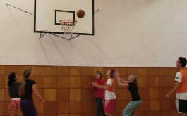 vanocni-skolni-turnaj-ve-streetballu-21-12-2011_5.jpg