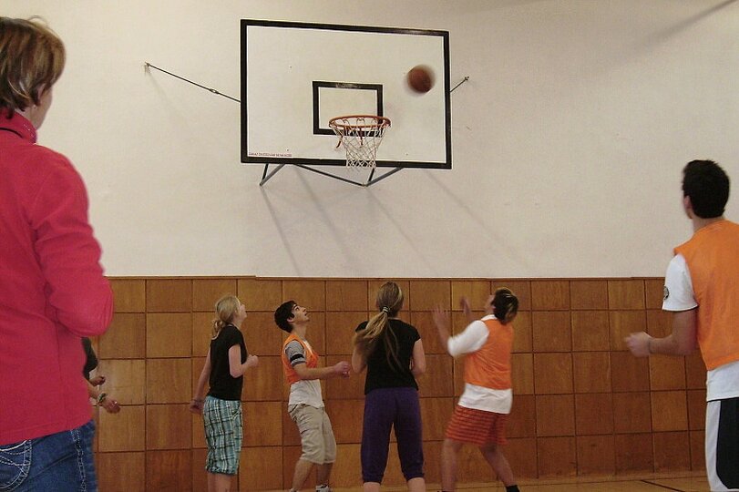 vanocni-skolni-turnaj-ve-streetballu-21-12-2011_4.jpg