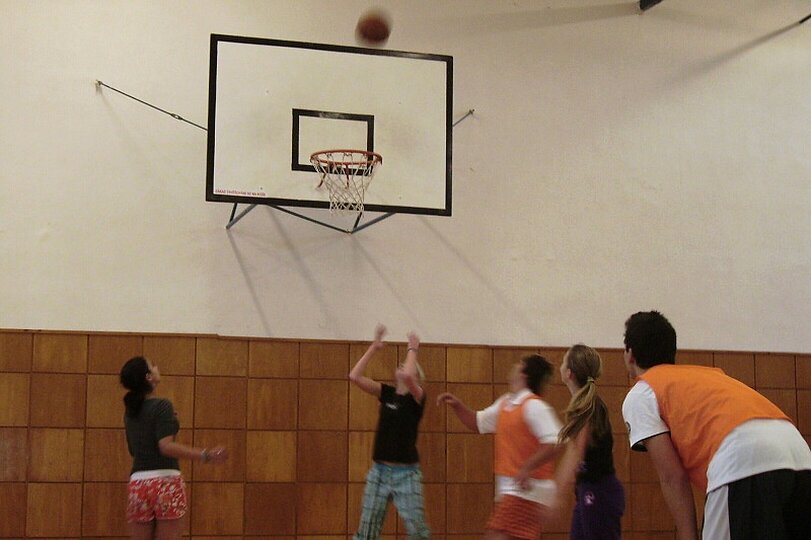 vanocni-skolni-turnaj-ve-streetballu-21-12-2011_8.jpg