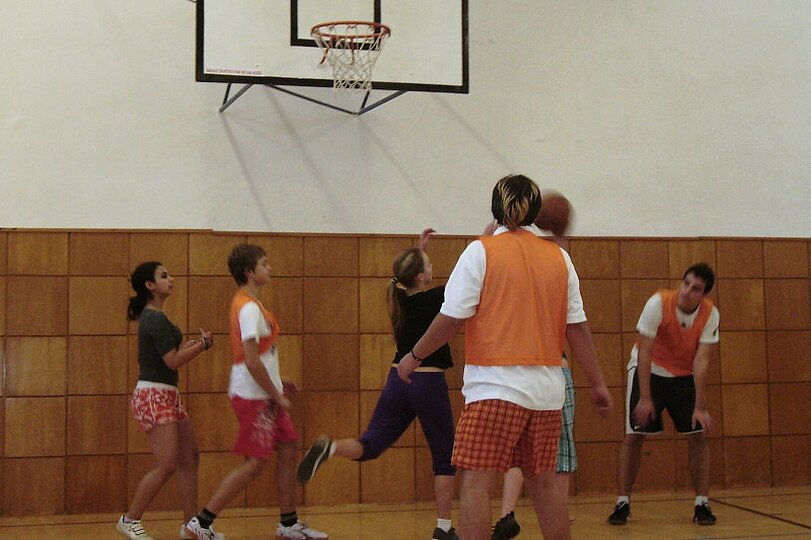 vanocni-skolni-turnaj-ve-streetballu-21-12-2011_7.jpg