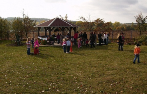 wlhpj5hrvo_den-otevrenych-dveri-skolni-zahrady-7-10-2009_1