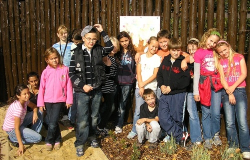 wlhpj5hrvo_den-otevrenych-dveri-skolni-zahrady-7-10-2009_1