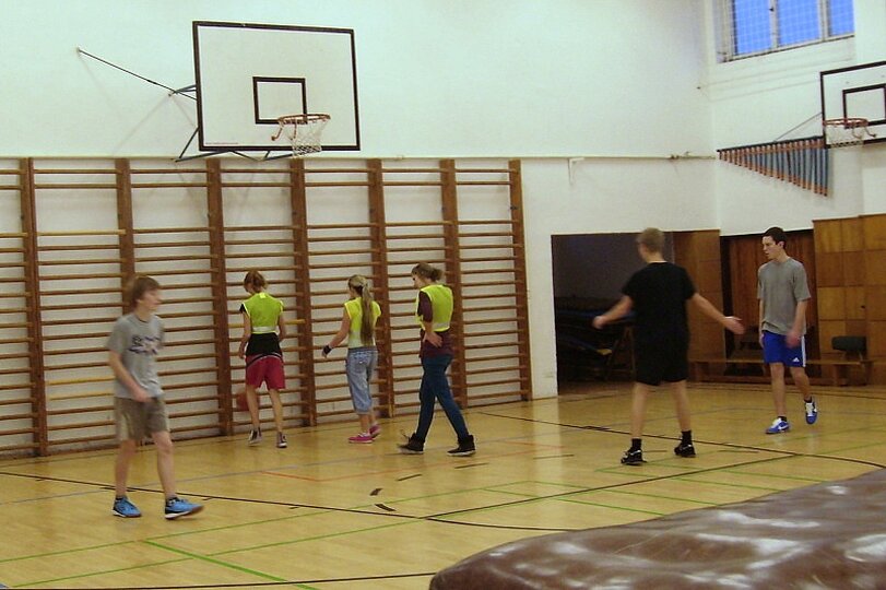 skolni-turnaj-ve-streetballu-21-12-2012_6.jpg