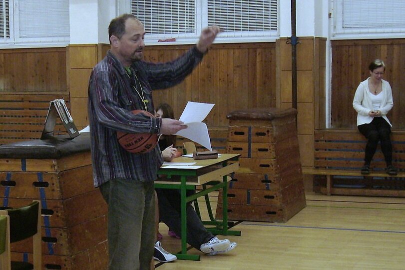 skolni-turnaj-ve-streetballu-21-12-2012_2.jpg