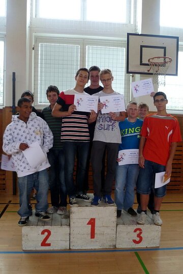 skolni-streetballovy-turnaj-24-6-2013_1.jpg