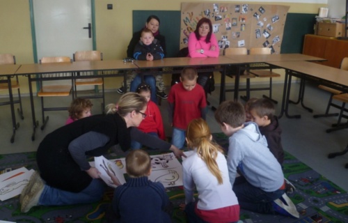 bafco77yk8_den-otevrenych-dveri-ukazka-prace-v-hodine-aj-v-prvni-tride-3-12-2012_1