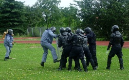 yjlse4l4nq_den-s-ajaxem-22-6-2011_1