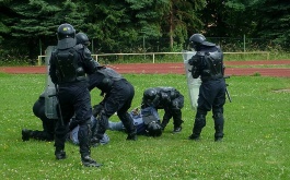yjlse4l4nq_den-s-ajaxem-22-6-2011_1