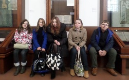 vpy6amtycn_klub-mladeho-divaka-divadlo-v-dlouhe-lhar_1