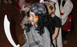 94nlx74fwe_detsky-karneval-2014_1
