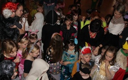 94nlx74fwe_detsky-karneval-2014_1