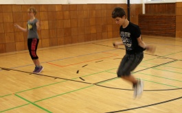 2kgi2zsa1w_preskoky-pres-svihadlo_1
