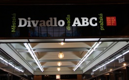 a1xib54xs6_kmd-divadlo-abc-v-w-revue_1
